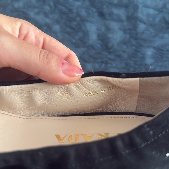 Almost New Authentic Prada Black Bow Flats - Picture 3 of 3